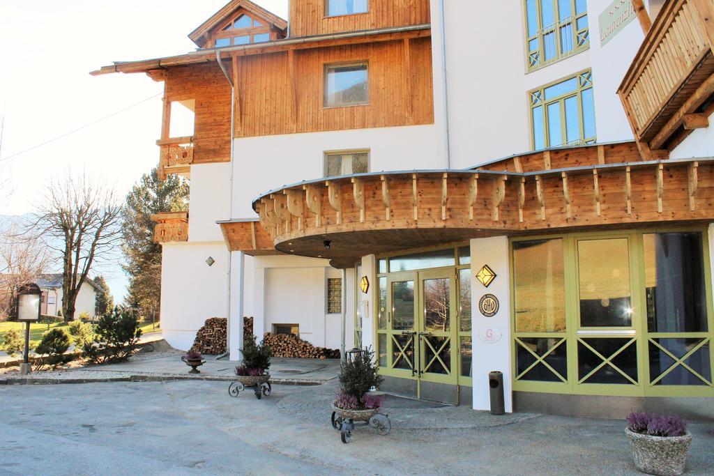 Hotel Laurenzhof Lendorf Екстер'єр фото