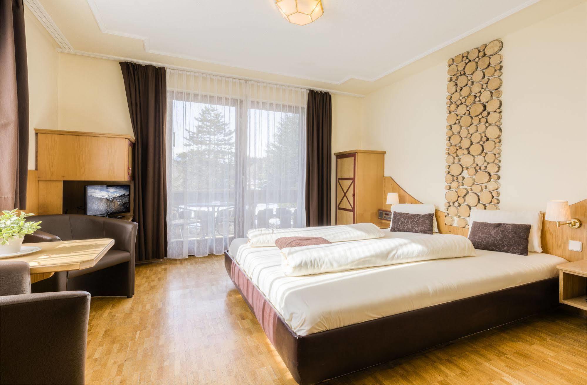 Hotel Laurenzhof Lendorf Екстер'єр фото